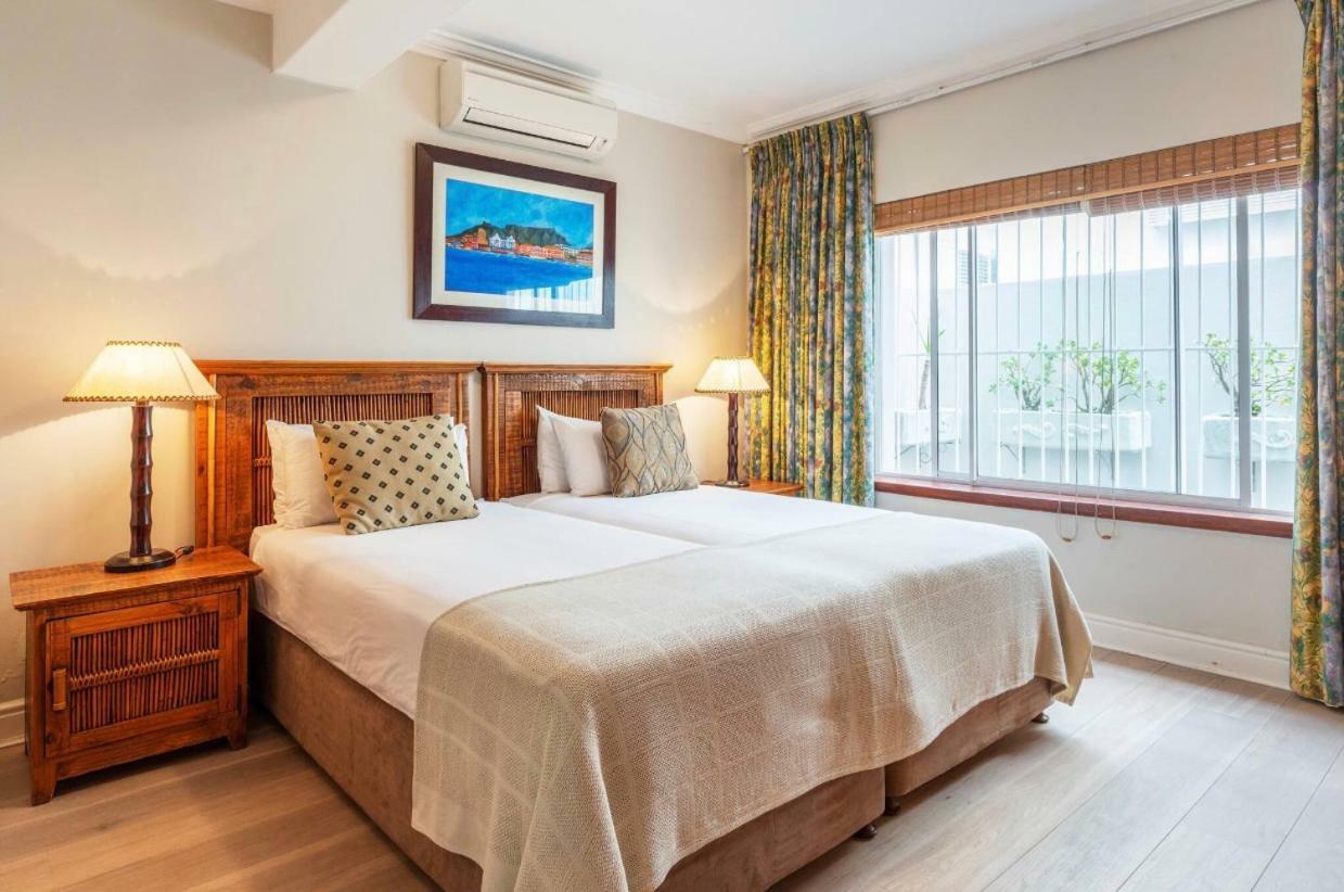 Bantry Beach Luxury Suites Kapstaden Exteriör bild